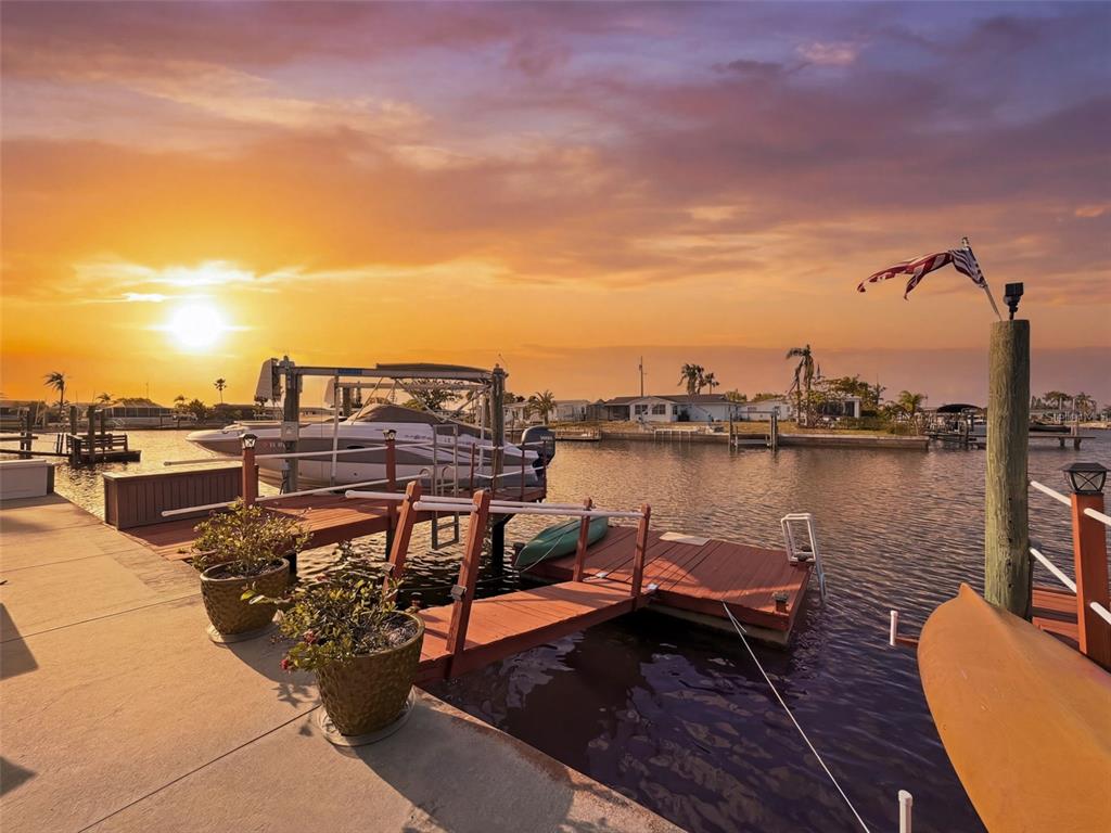 6521 Leeside Isle Hudson, FL 34667 - Photo 2 of 59