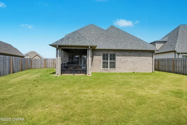 $449,900 | 25 Noah Cove, Jackson, TN 38305