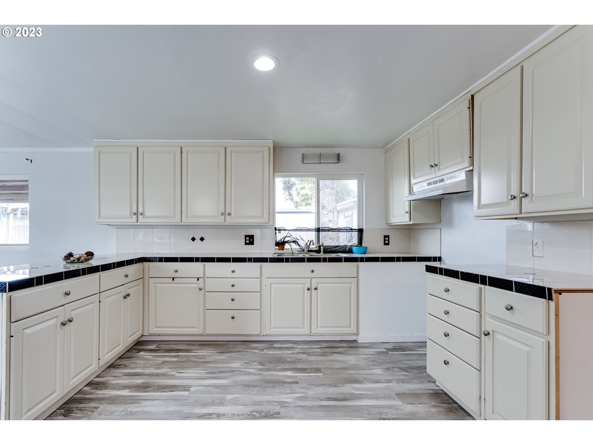 5335 Daisy Street, Unit 144 Springfield, OR 97478 - Photo 7 of 25
