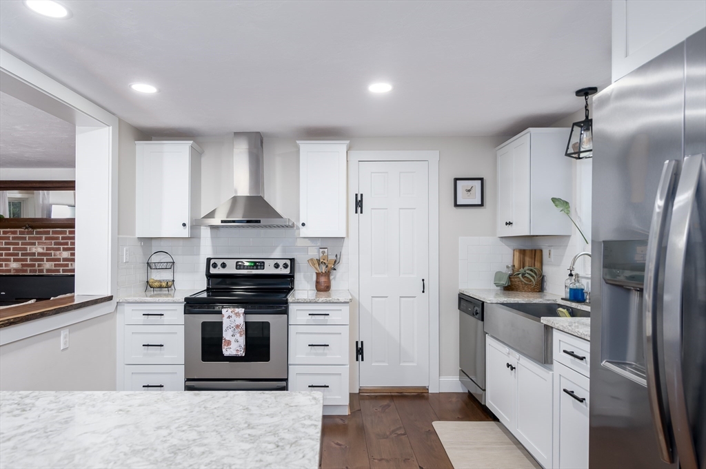 155 Gardner Road Hubbardston, MA 01452 - Photo 4 of 32 Gallery Image 4