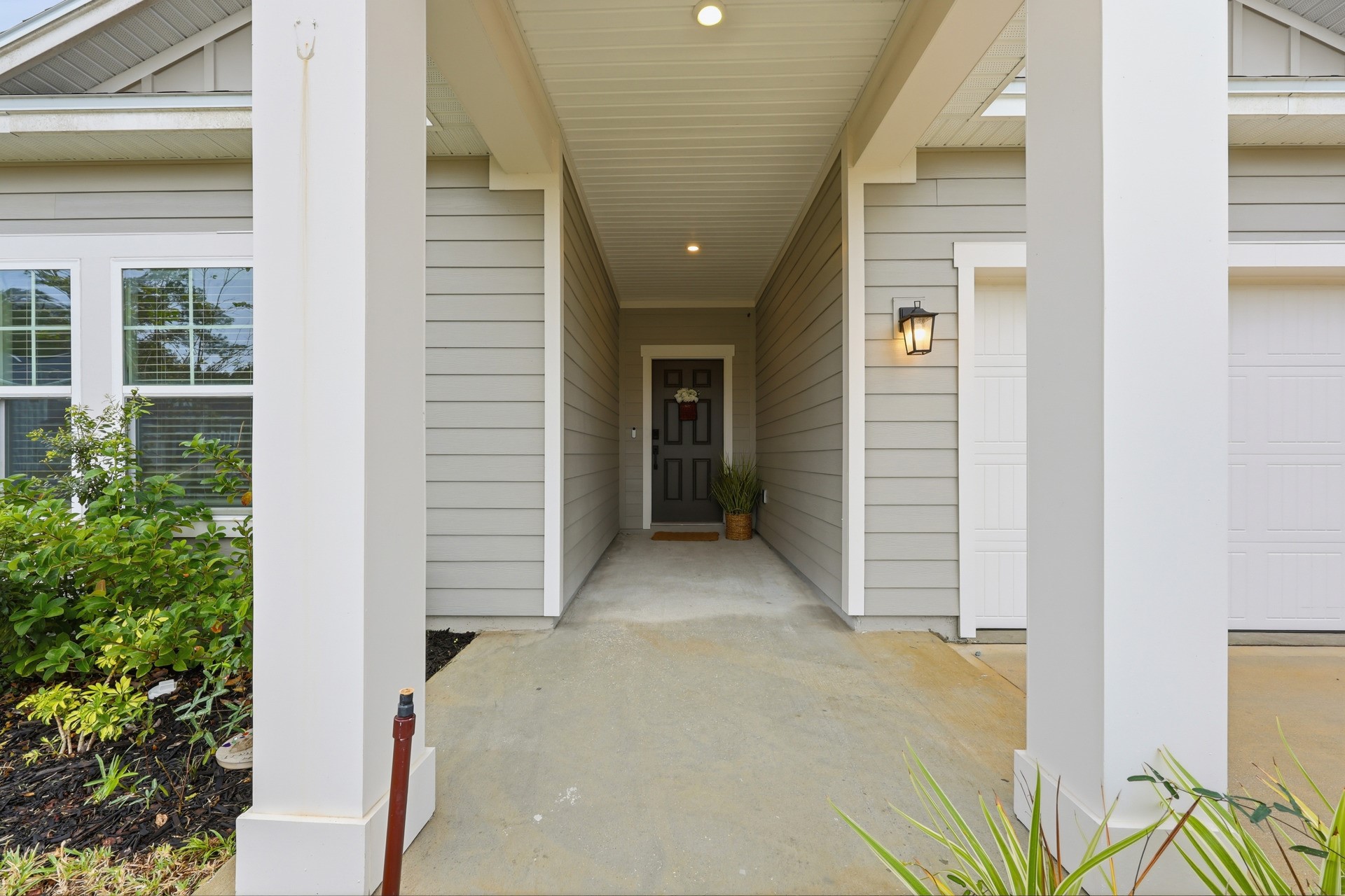 95026 Rocky Place Fernandina Beach, FL 32034 - Photo 2 of 53 front view of a house with a outdoor space