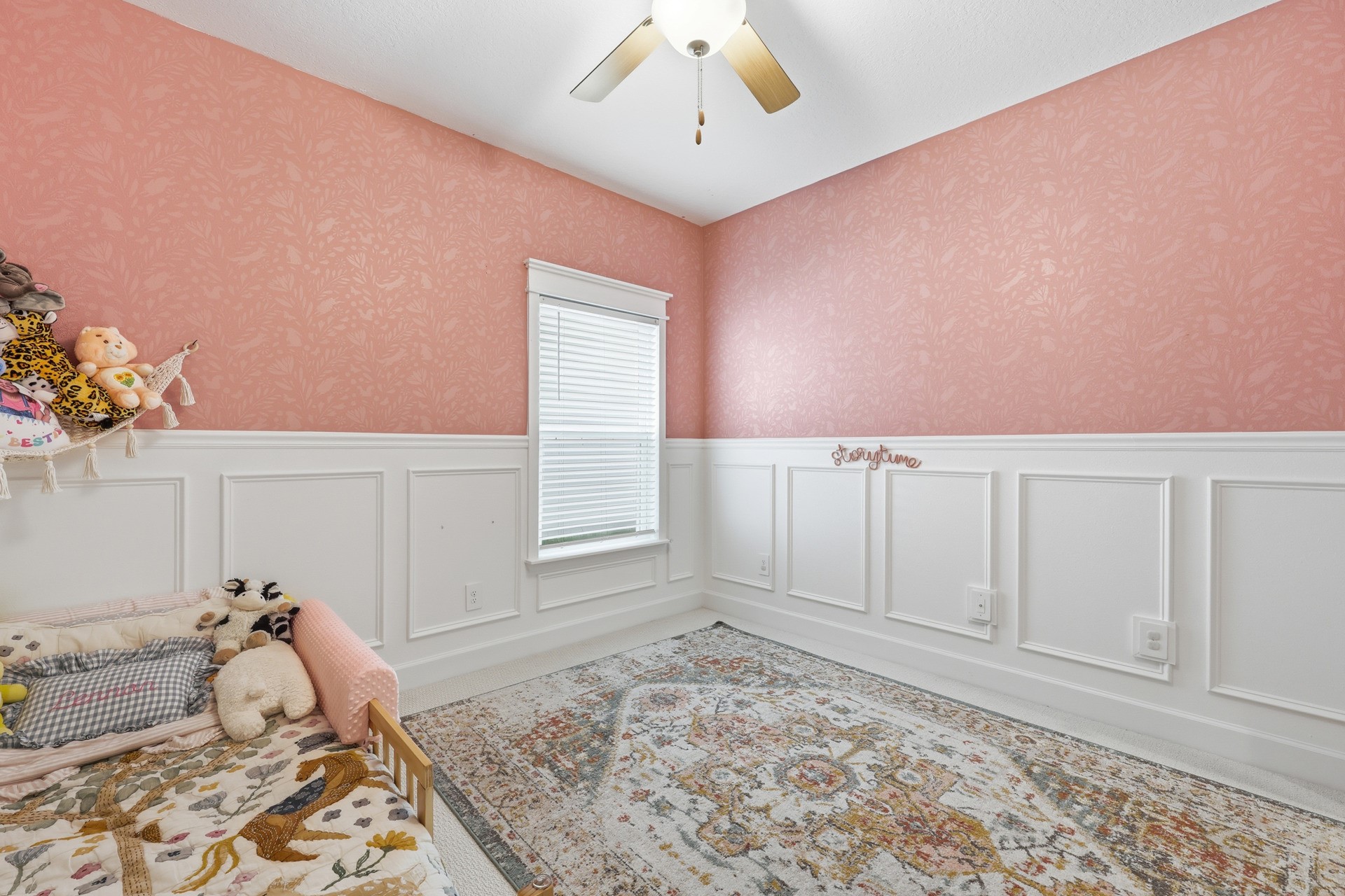 95026 Rocky Place Fernandina Beach, FL 32034 - Photo 29 of 53 a bed room with a bed and a window