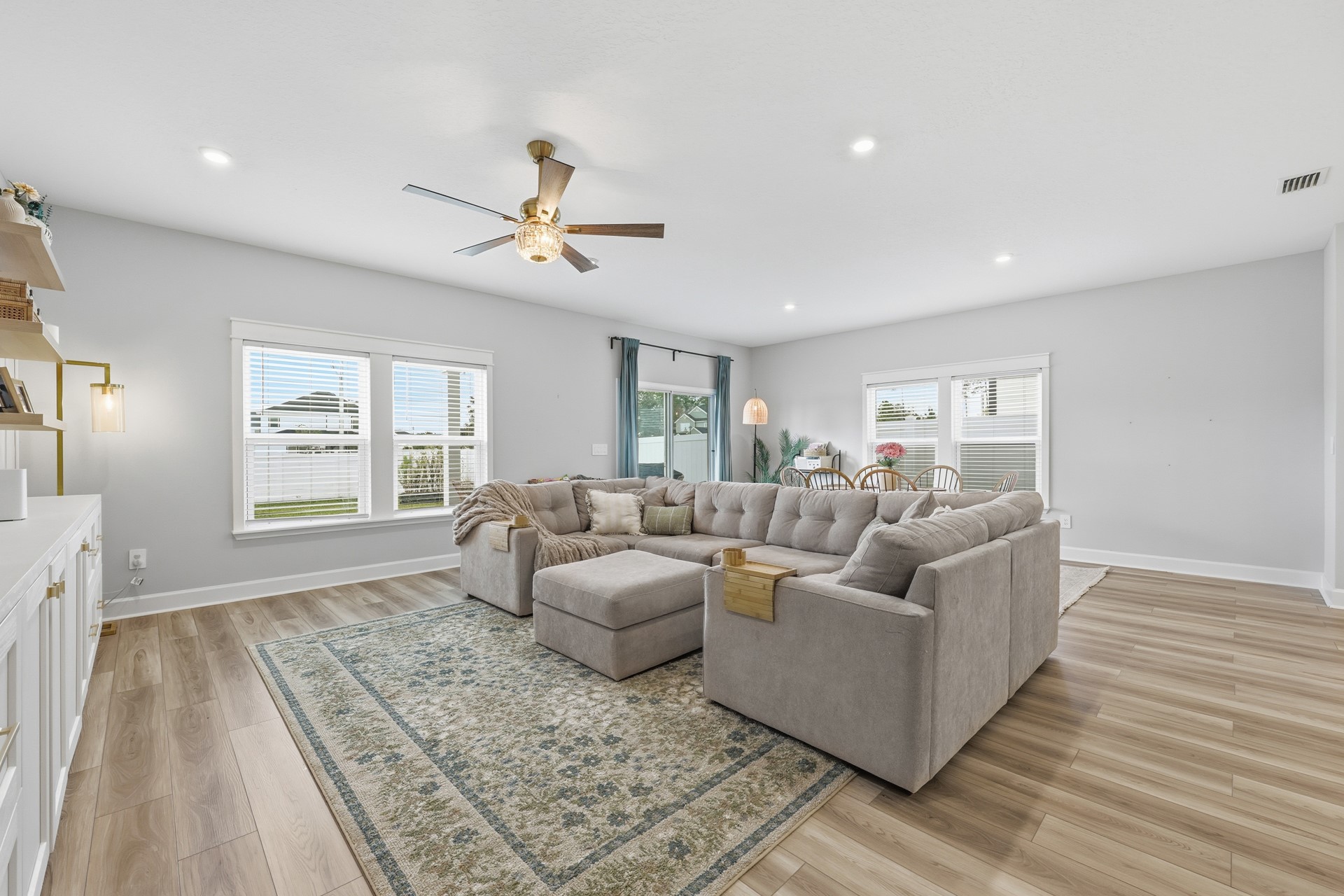 95026 Rocky Place Fernandina Beach, FL 32034 - Photo 4 of 53 a living room with furniture and a window