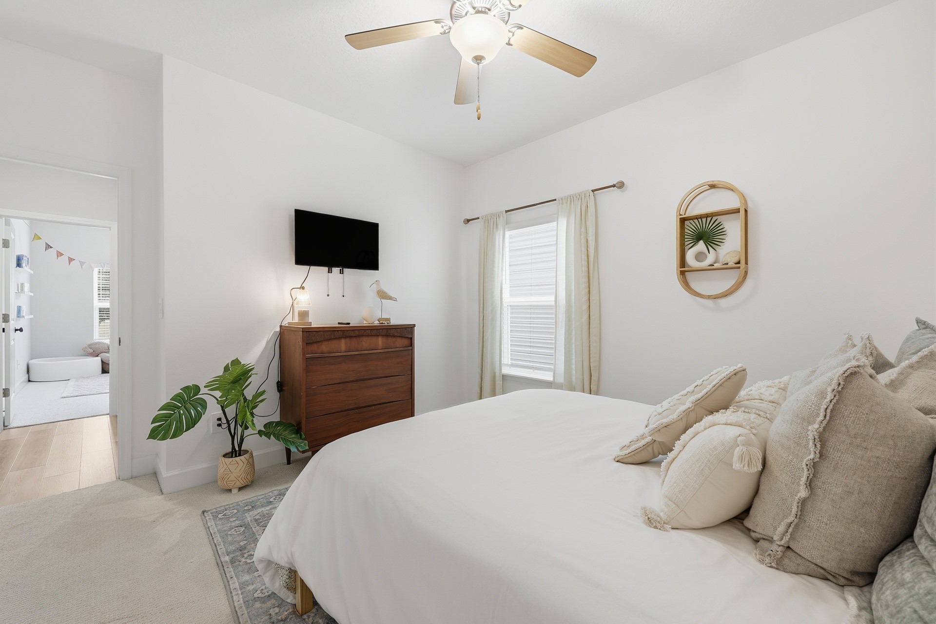 95026 Rocky Place Fernandina Beach, FL 32034 - Photo 42 of 53 a bedroom with a bed and a television