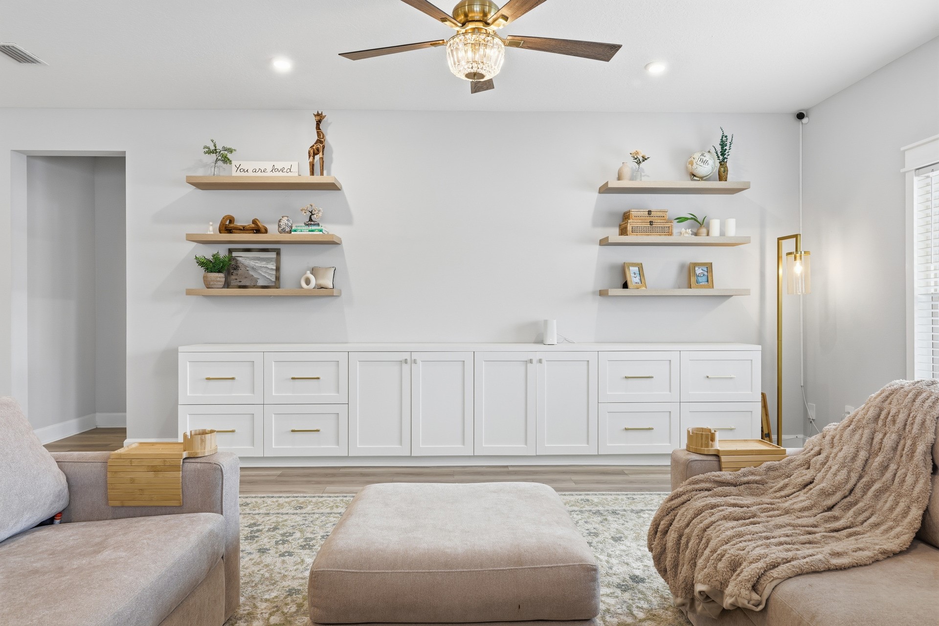 95026 Rocky Place Fernandina Beach, FL 32034 - Photo 5 of 53 a bedroom with a bed and a couch