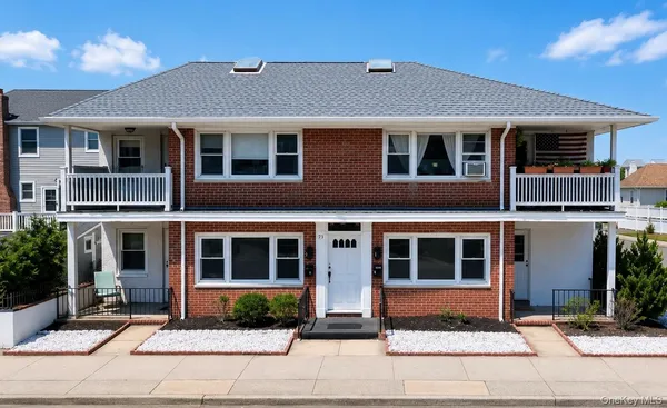 $3,200 | 725 East Broadway, Unit 1, Long Beach, NY 11561