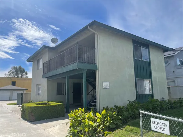$1,800 | 11722 216th Street, Unit B, Lakewood, CA 90715
