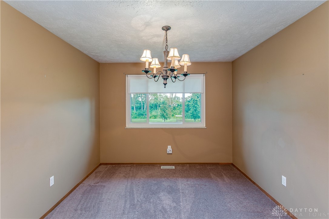 215 Kent Road Tipp City, OH 45371 - Photo 10 of 40 Gallery Image 10