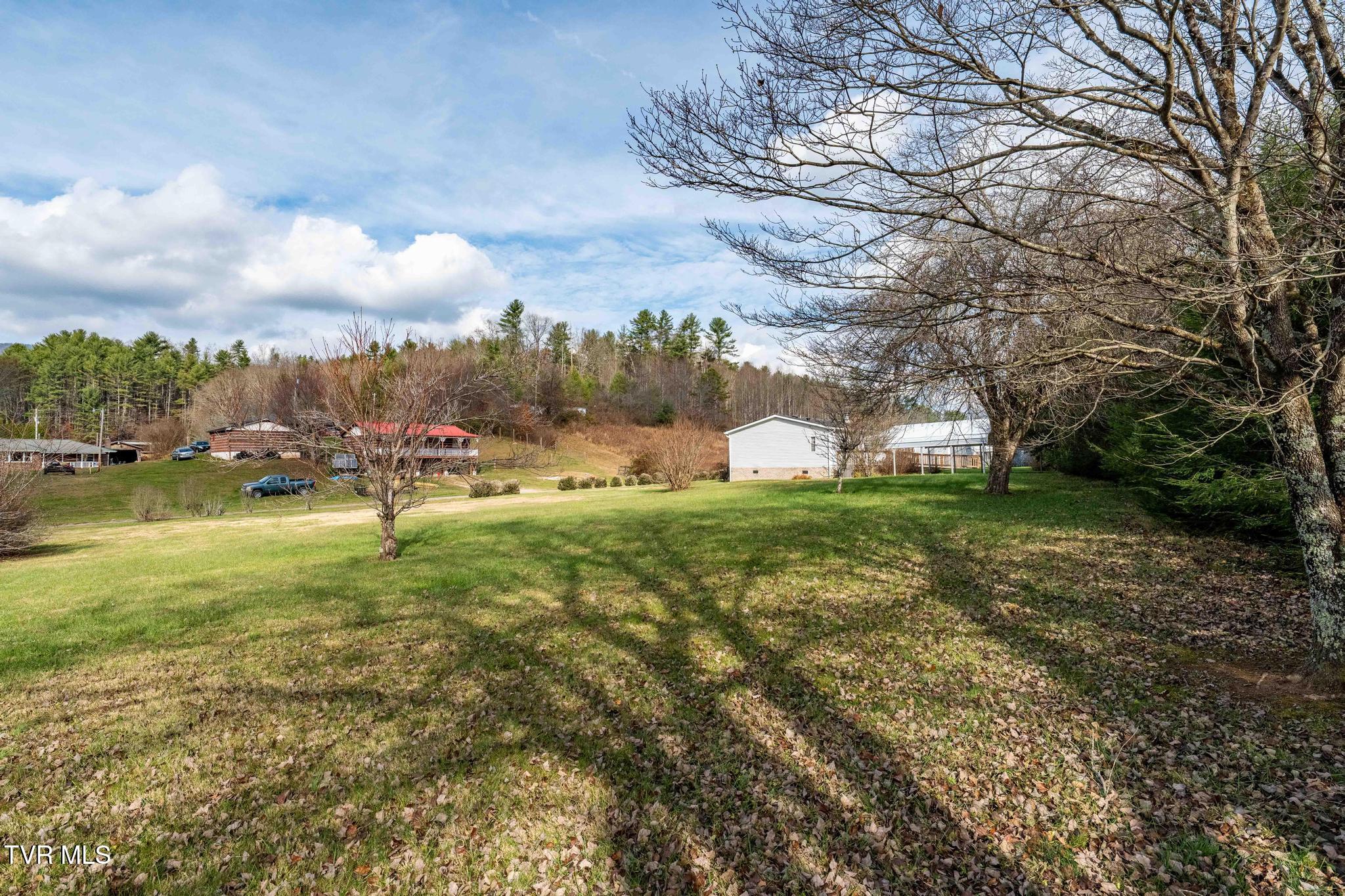 4549 Pine Orchard Road Butler, TN 37640 - Photo 11 of 58 4549 Pine Orchard Road (11 of 60)