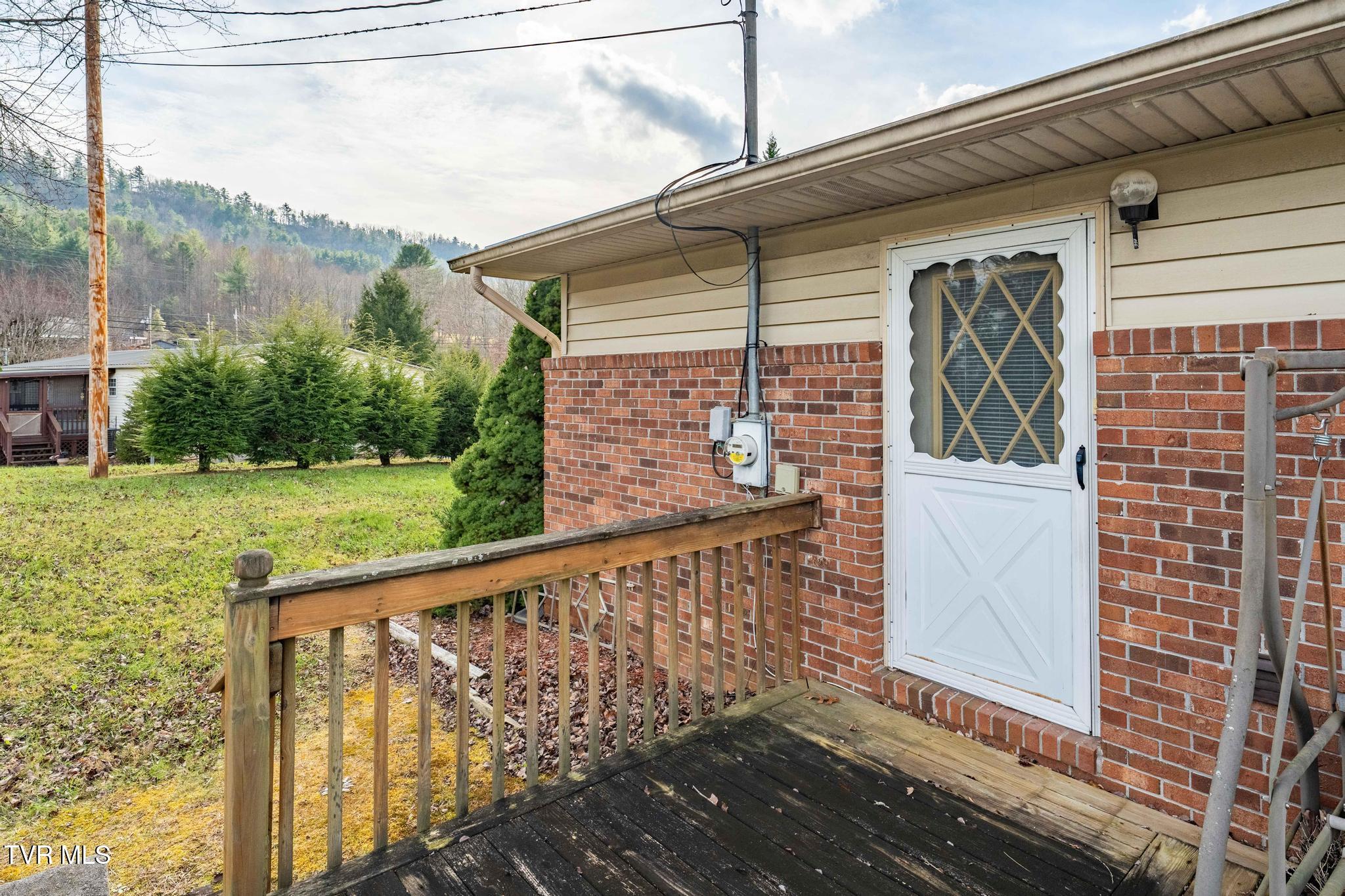 4549 Pine Orchard Road Butler, TN 37640 - Photo 18 of 58 4549 Pine Orchard Road (18 of 60)