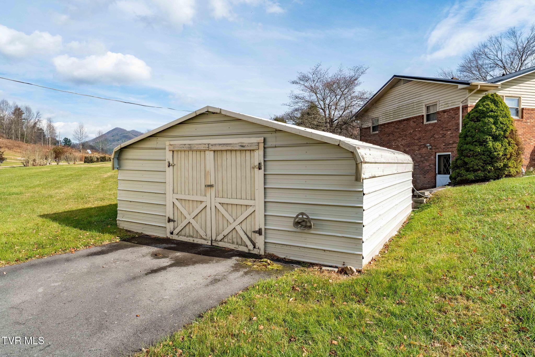 4549 Pine Orchard Road Butler, TN 37640 - Photo 28 of 58 4549 Pine Orchard Road (28 of 60)