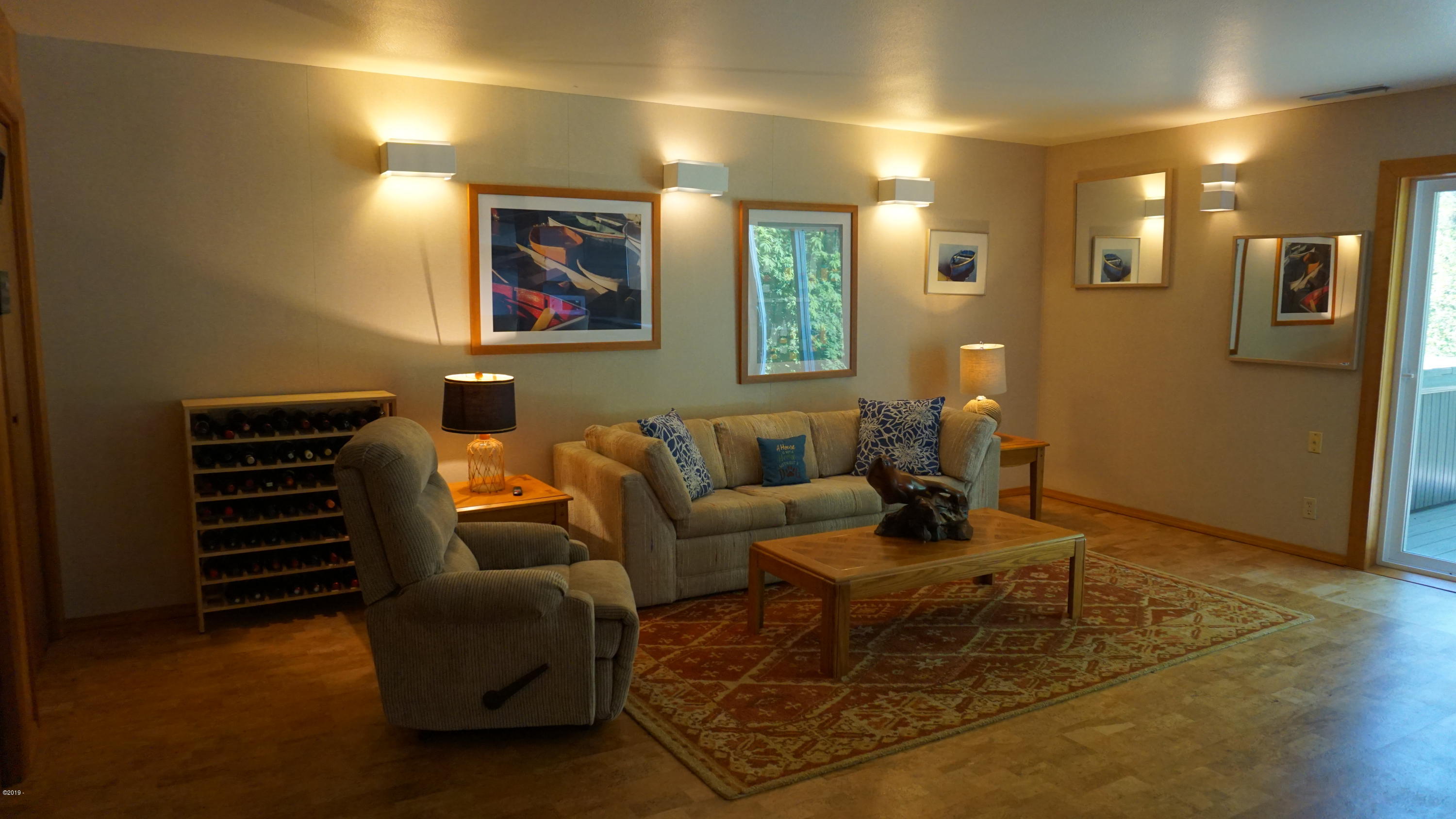 80 Reeves Circle Yachats, OR 97498 - Photo 23 of 30 Guest Suite