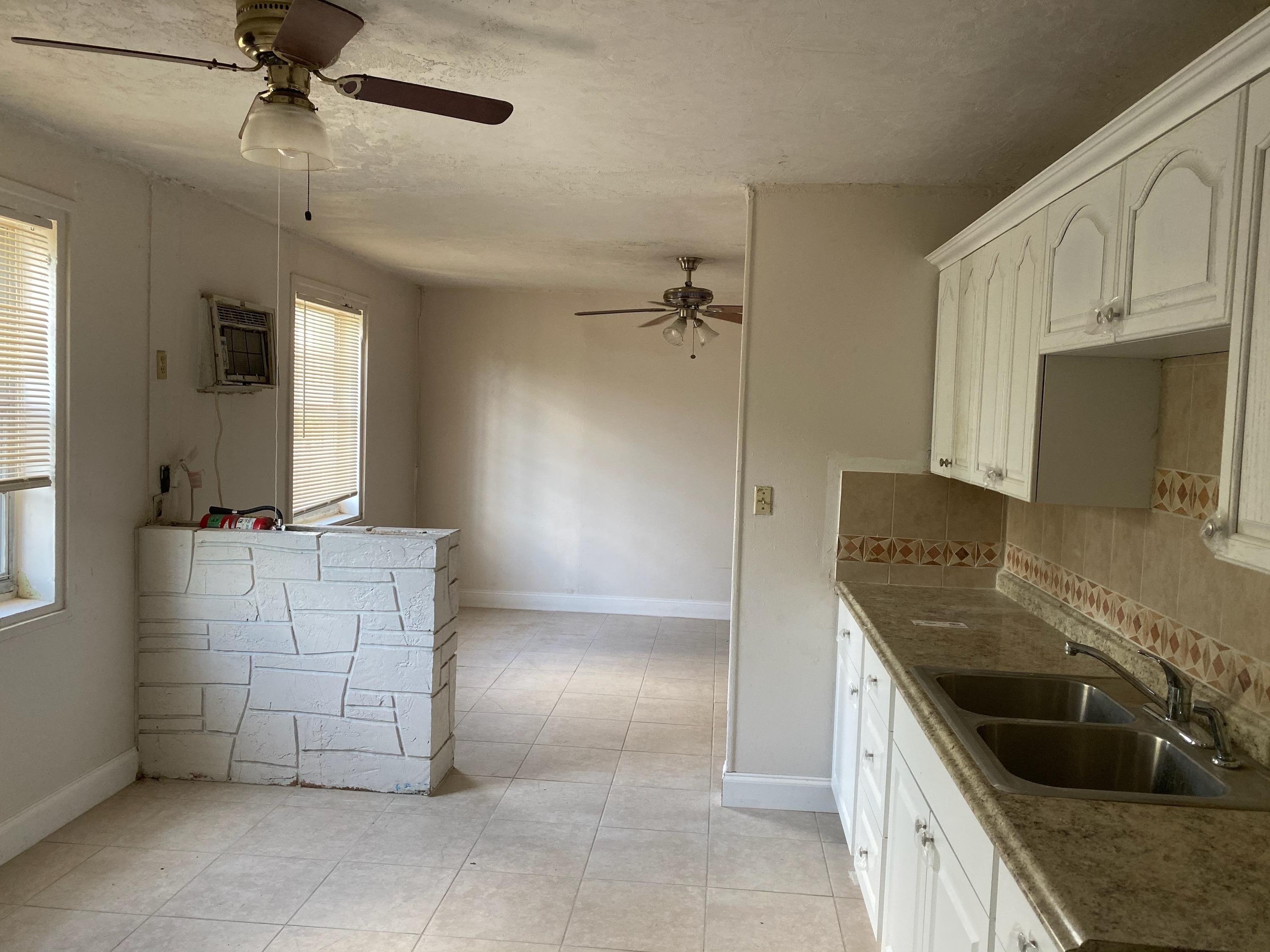 717 West 4th Street Riviera Beach, FL 33404 - Photo 5 of 35 IMG-8708