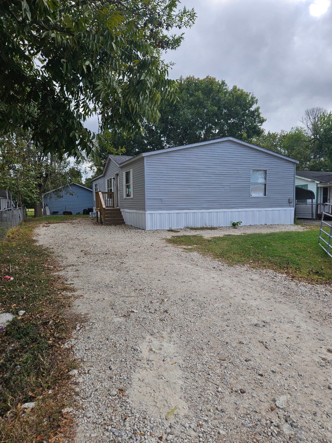 1610 Texas Street Alvin, TX 77511 - Photo 13 of 22