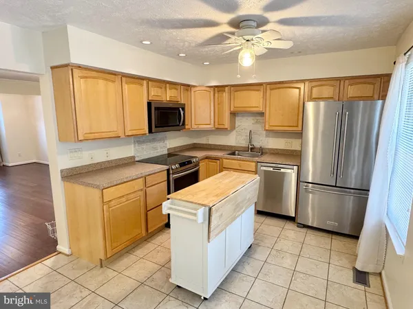 $2,300 | 105 Staunton Court, Stafford, VA 22554