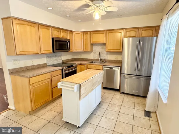 $2,300 | 105 Staunton Court, Stafford, VA 22554