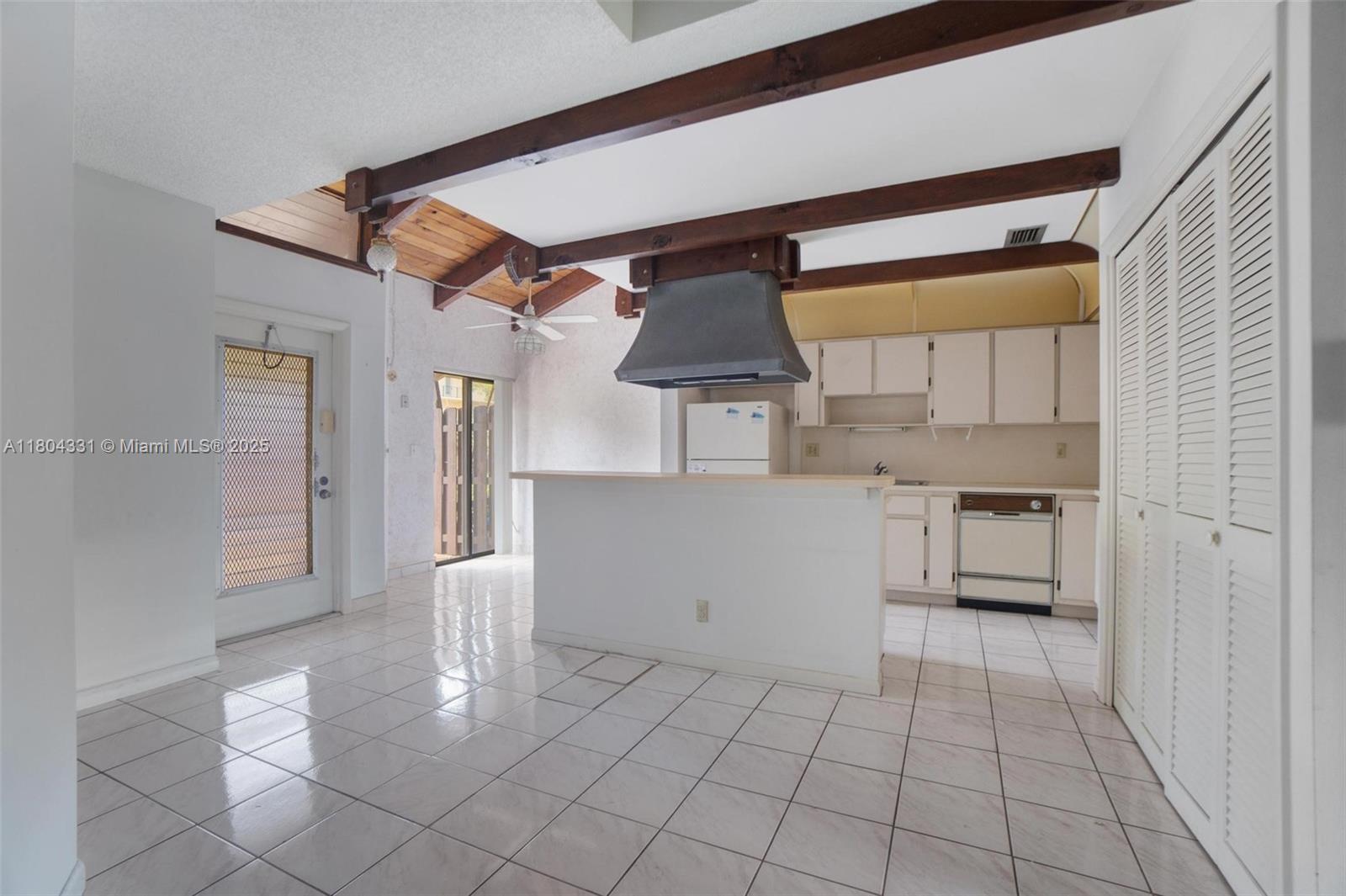 306 Cambridge Road, Unit 236 Hollywood, FL 33024 - Photo 12 of 40 Gallery Image 12
