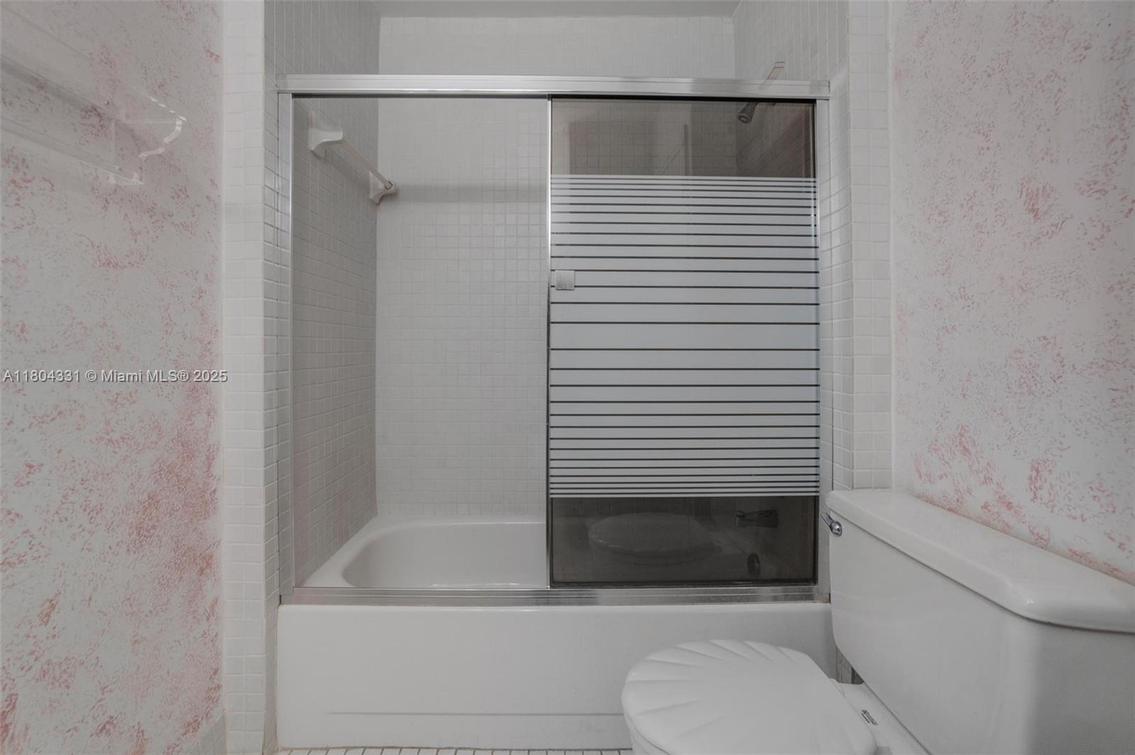 306 Cambridge Road, Unit 236 Hollywood, FL 33024 - Photo 18 of 40 Gallery Image 18