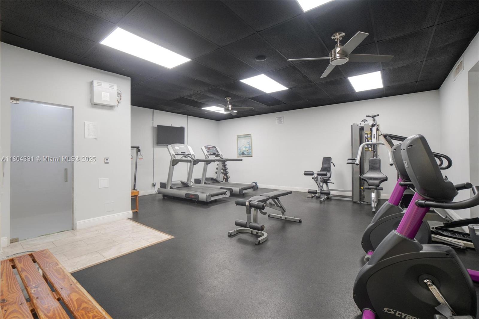 306 Cambridge Road, Unit 236 Hollywood, FL 33024 - Photo 38 of 40 Gallery Image 38