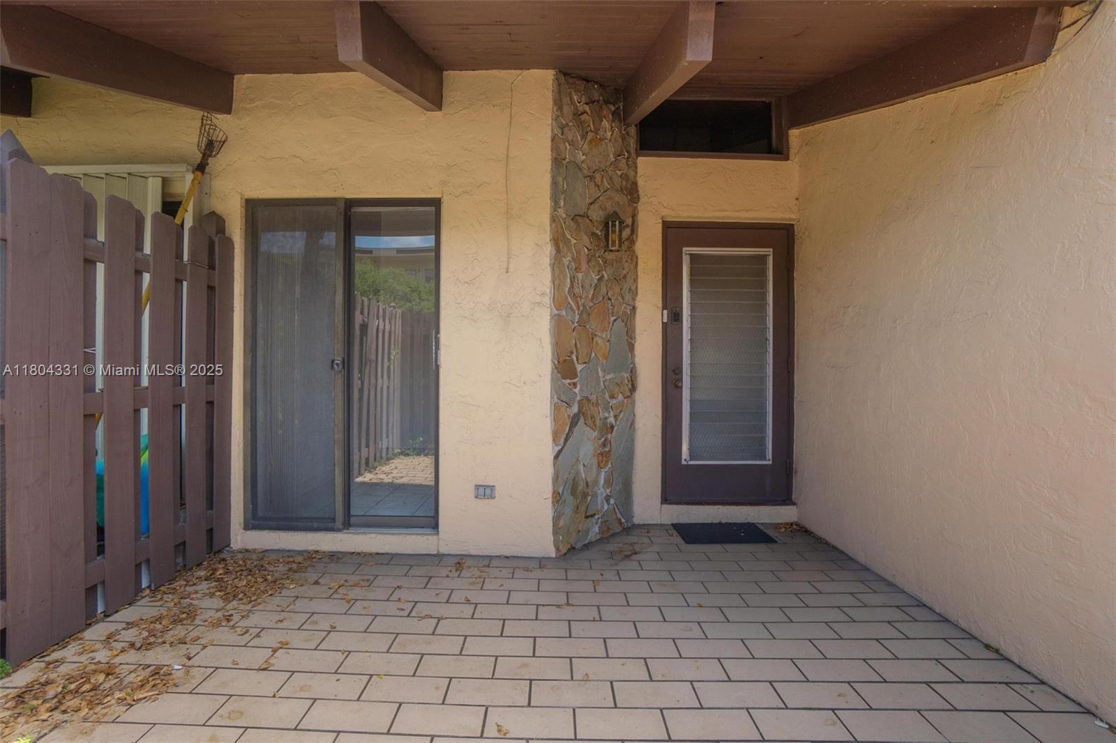 306 Cambridge Road, Unit 236 Hollywood, FL 33024 - Photo 5 of 40 Gallery Image 5