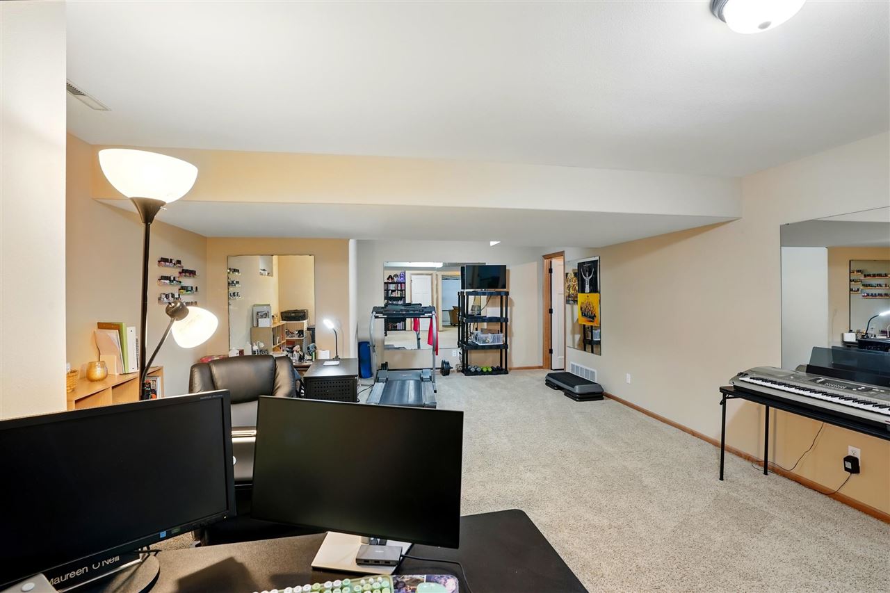 741 Arch Rock Road Iowa City, IA 52245 - Photo 27 of 41 Gallery Image 27