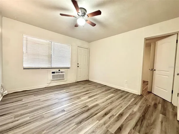 $1,377 | 1102 Sunset Point Road, Unit 2, Clearwater, FL 33755