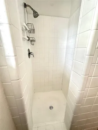 $1,377 | 1102 Sunset Point Road, Unit 2, Clearwater, FL 33755