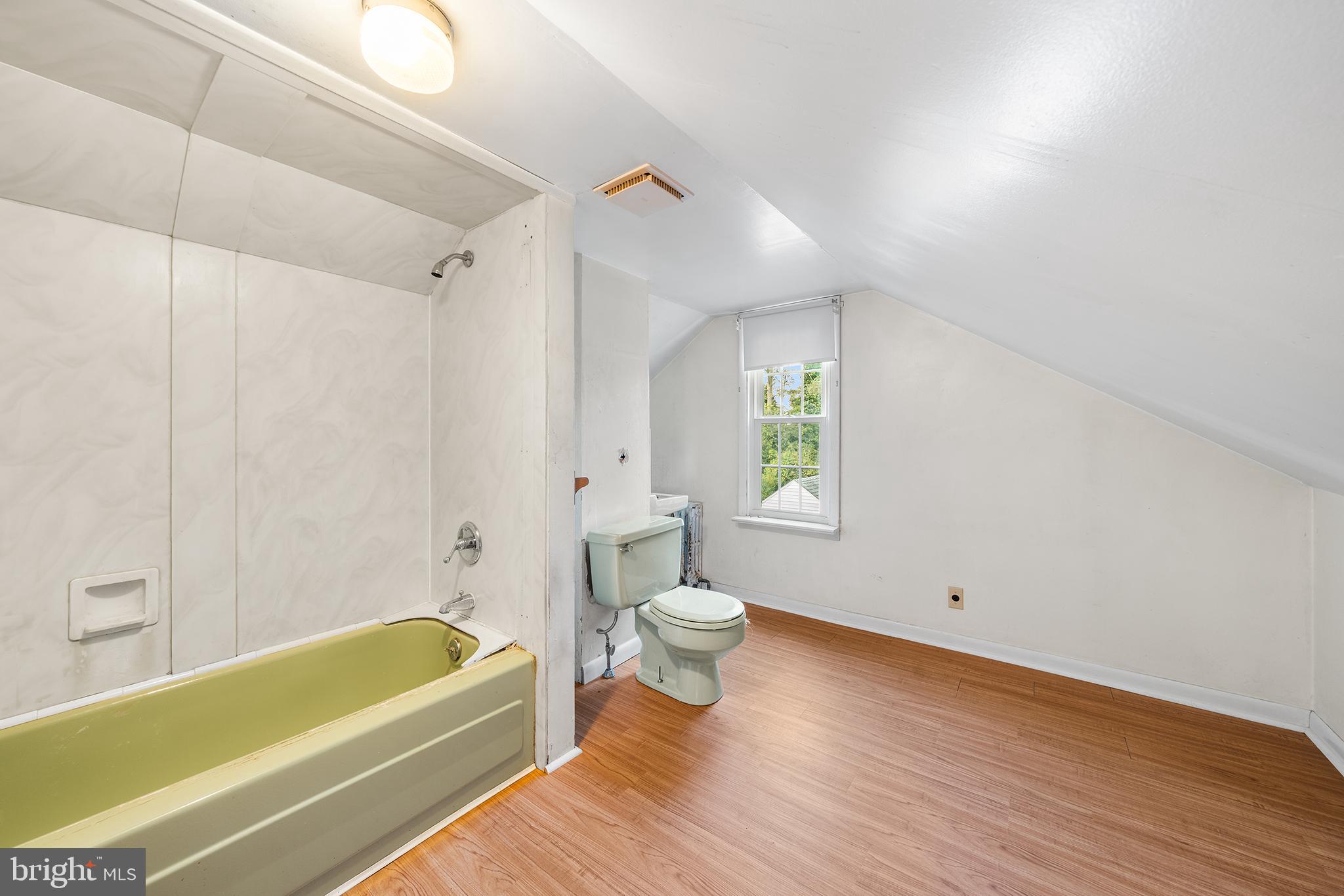1510 Ashton Road Havertown, PA 19083 - Photo 21 of 32 2nd Floor Bathroom