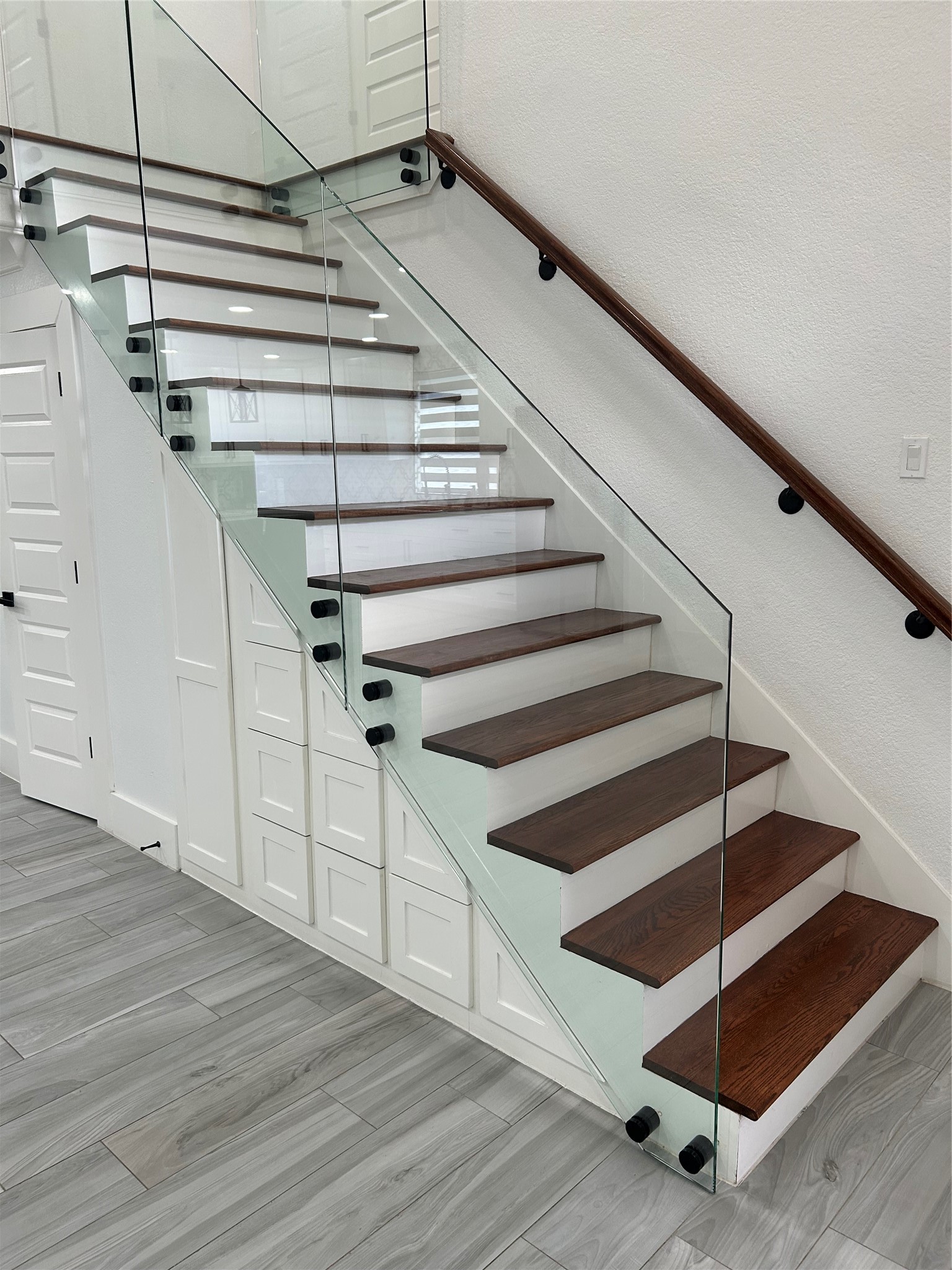16346 St Helena Way Houston, TX 77053 - Photo 28 of 33 SIDE VIEW OF STAIRS