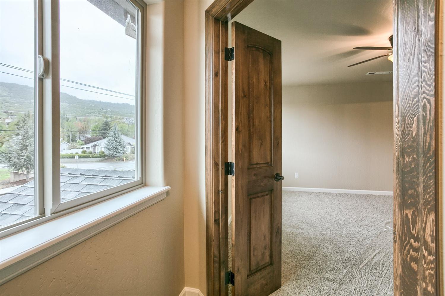 4686 Hillcrest Road Medford, OR 97504 - Photo 14 of 28 Additional Photo