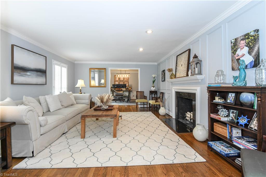 2320 Danbury Road Greensboro, NC 27408 - Photo 4 of 48