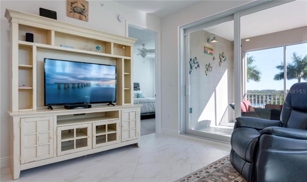 395 Aruba Circle, Unit 203 Bradenton, FL 34209 - Photo 11 of 34