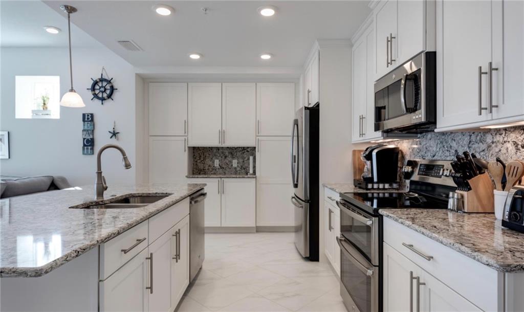 395 Aruba Circle, Unit 203 Bradenton, FL 34209 - Photo 16 of 34