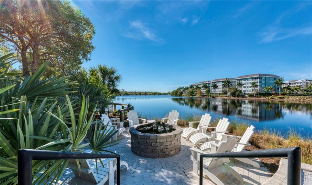 395 Aruba Circle, Unit 203 Bradenton, FL 34209 - Photo 4 of 34