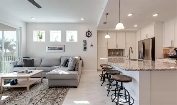 $10,500 | 395 Aruba Circle, Unit 203, Bradenton, FL 34209