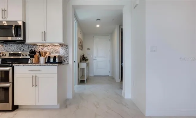 $10,500 | 395 Aruba Circle, Unit 203, Bradenton, FL 34209