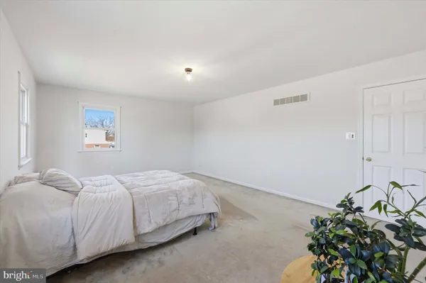 $399,000 | 234 Broomall Street, Folsom, PA 19033