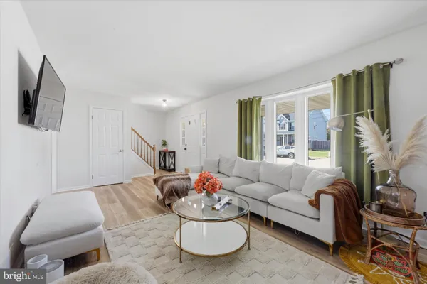 $399,000 | 234 Broomall Street, Folsom, PA 19033