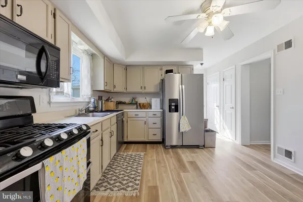 $399,000 | 234 Broomall Street, Folsom, PA 19033