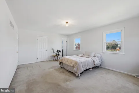 $399,000 | 234 Broomall Street, Folsom, PA 19033