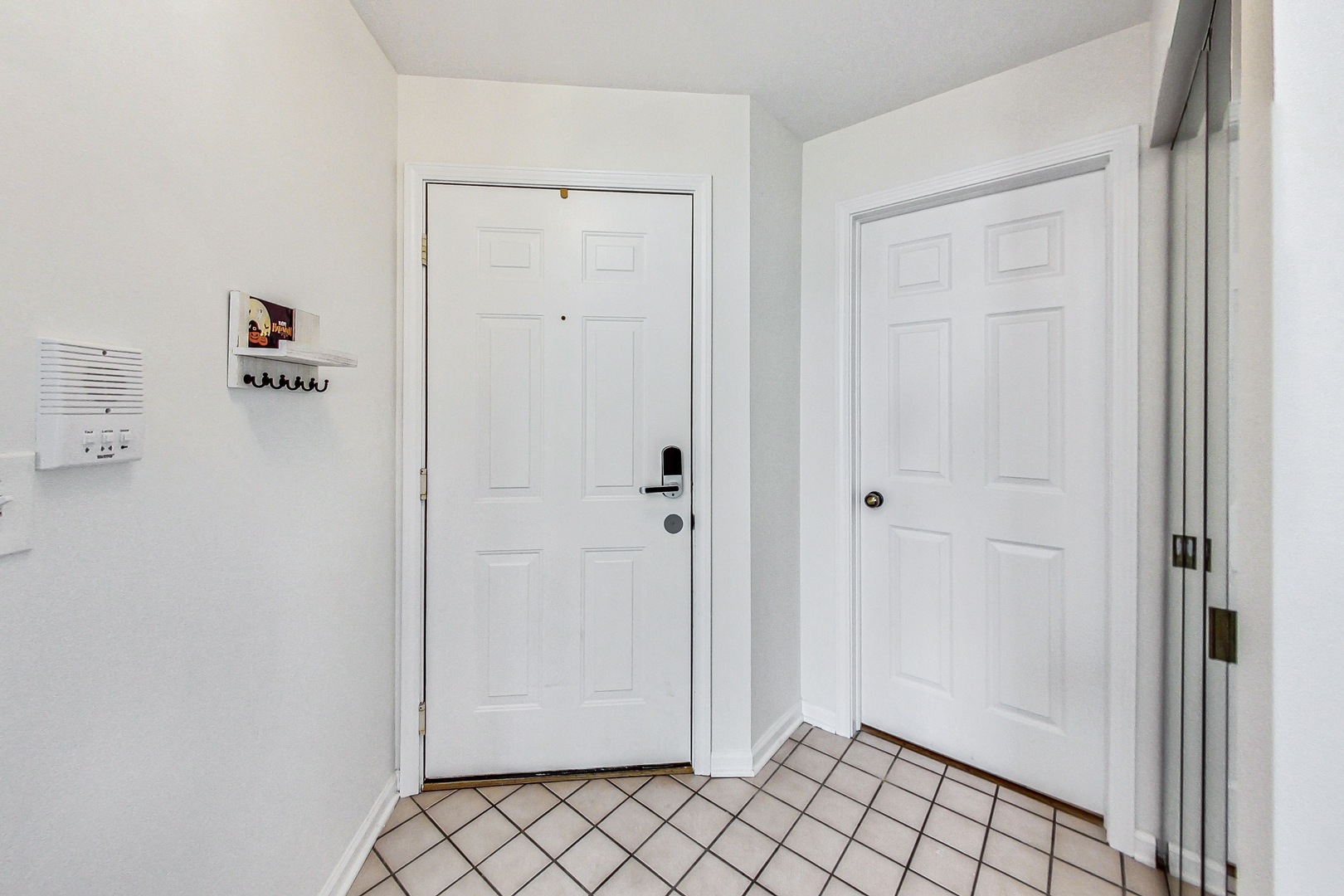 816 Butternut Lane, Unit C Mount Prospect, IL 60056 - Photo 4 of 32