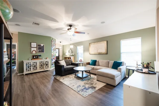 $320,000 | 225 Foxglove Drive, Hutto, TX 78634