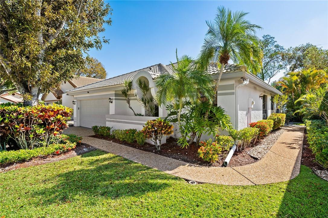 21362 Bridgeview Drive Boca Raton, FL 33428 - Photo 2 of 31 Front View