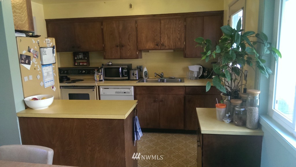 3732 Southwest Ida Street Seattle, WA 98126 - Photo 9 of 22 Gallery Image 9