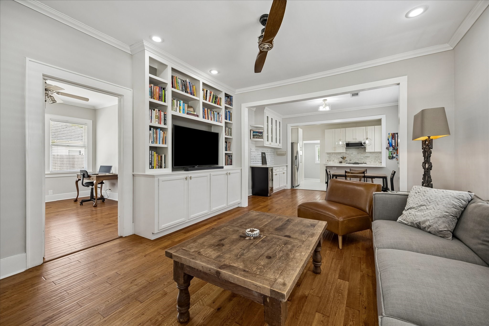 2231 Singleton Street Houston, TX 77008 - Photo 4 of 28