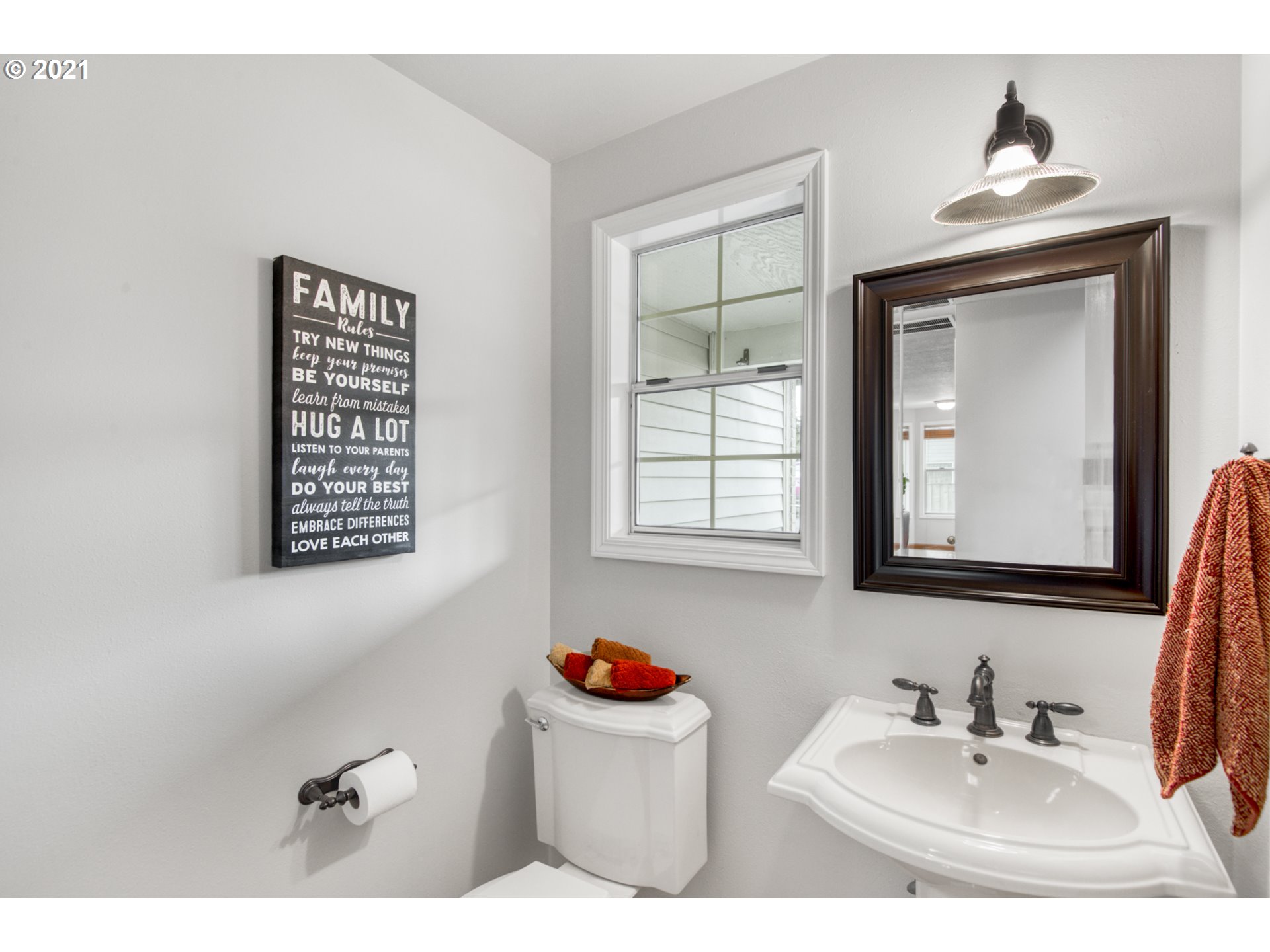 16554 Southwest Hart Road Beaverton, OR 97007 - Photo 14 of 29 Gallery Image 14
