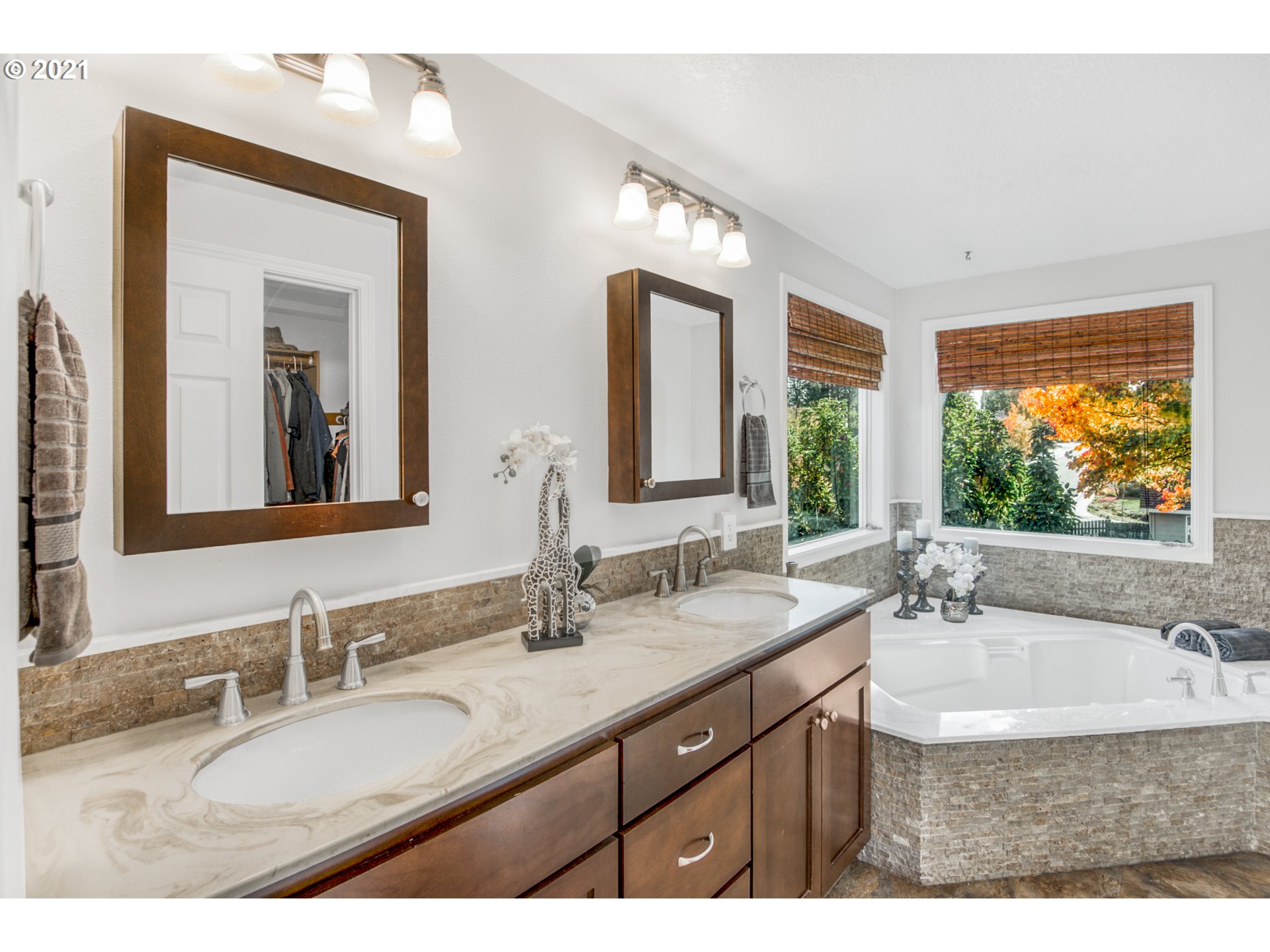 16554 Southwest Hart Road Beaverton, OR 97007 - Photo 20 of 29 Gallery Image 20