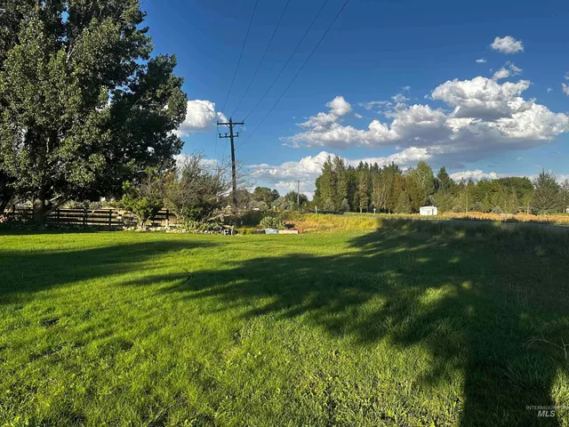 $220,000 | 410 West Nez Perce Avenue, Richfield, ID 83349