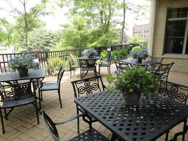 75 Stone Ridge Way, Unit 3A Fairfield, CT 06824 - Photo 26 of 27 an outdoor seating