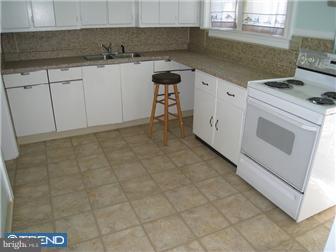 5433 Westford Road Philadelphia, PA 19120 - Photo 4 of 12 Kitchen